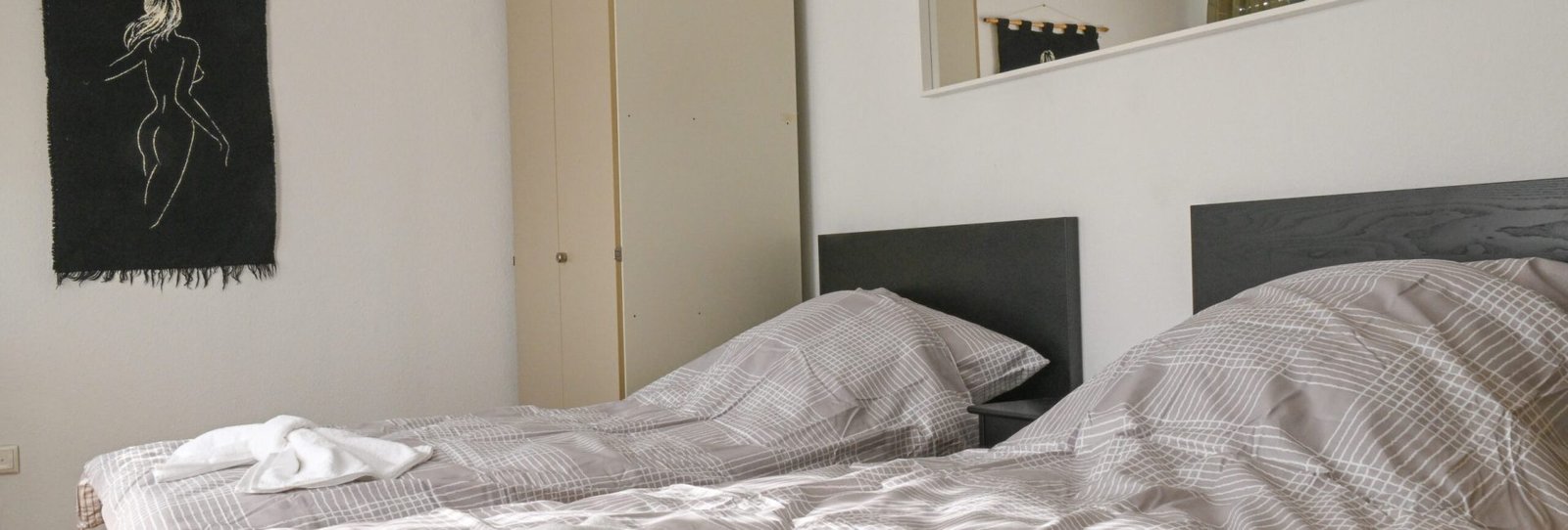 Zimmer 11 – Ideal für Freunde, Kollegen oder Reisende zu Zweit mit Balkon