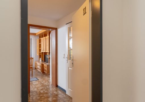 Zimmer 11 – Doppelzimmer mit Balkon und schöner Aussicht