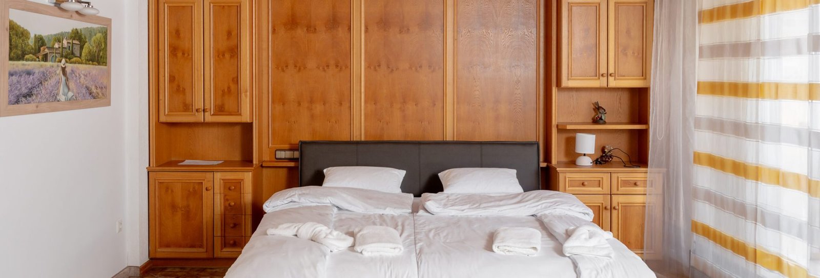 Zimmer 11 – Doppelzimmer mit Balkon und schöner Aussicht