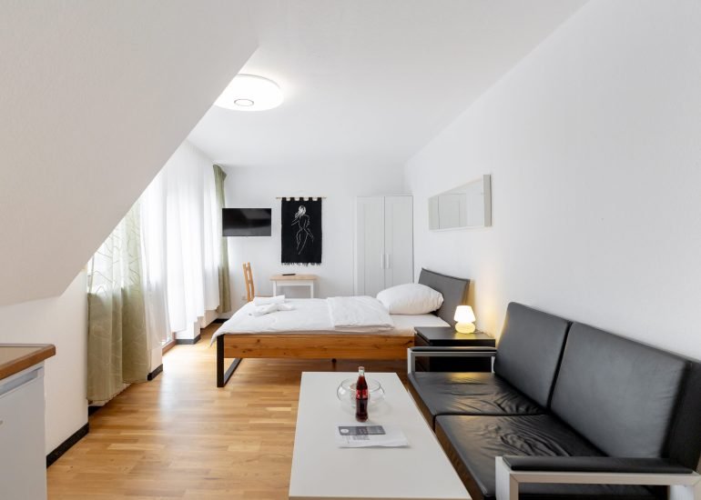 Zimmer 12 – Einzelzimmer mit Balkon